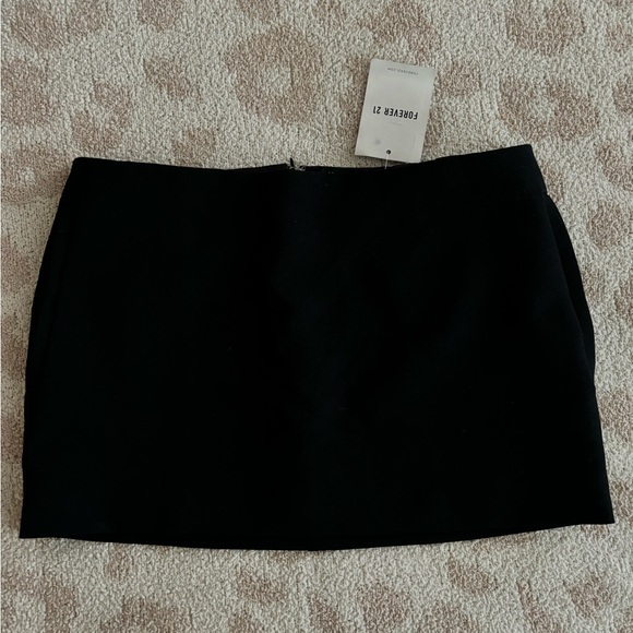 Forever 21 Classic Black Pencil Skirt - Picture 1 of 3